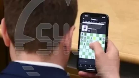 ՏԵՍԱՆՅՈՒԹ. Ռուս պատգամավորը նիստի ժամանակ շախմատ է խաղում