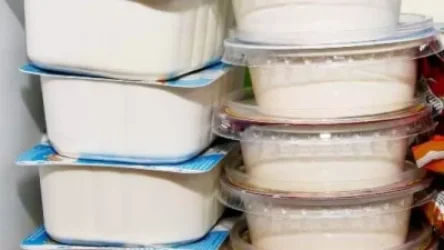 Բուսական յուղի առկայությամբ «Աշտարակ Կաթ» ապրանքային նշանով արտադրանքը մակնշվել և իրացվել է որպես թթվասեր