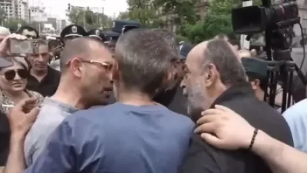 ՏԵՍԱՆՅՈՒԹ. Լարված իրավիճակ է. զոհվածների ծնողները փողոց են փակել