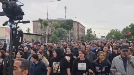 ՏԵՍԱՆՅՈՒԹ. «Ազատություն Գայանեին»․ զոհված զինծառայողների ծնողները երթով շարժվում են դեպի կառավարություն