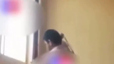 18+ ՏԵՍԱՆՅՈՒԹ. Ադրբեջանցի ուսուցիչը մտրակի հարվածներ է հասցնում աշակերտին