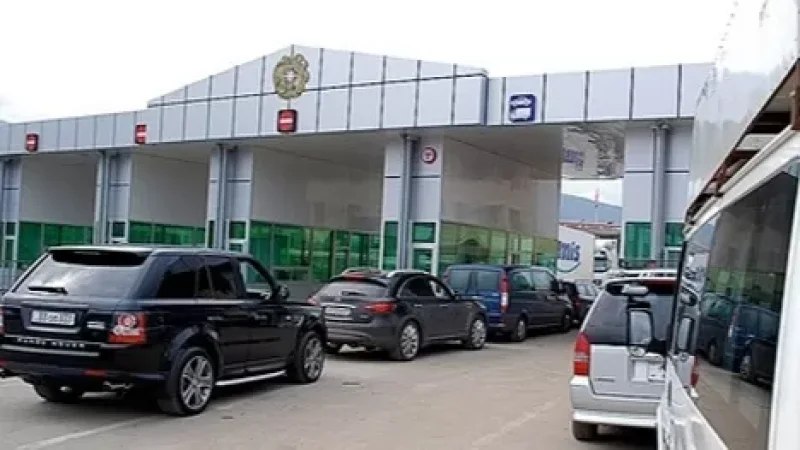 «Մեծ հերթեր են Բագրատաշենի անցակետում»․ բեռնափոխադրողներն ահազանգում են