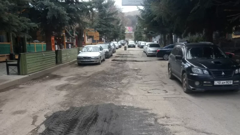 Ծաղկաձորի ճանապարհները քանդել են` տենդերը շահած ընկերության հետ դատվում են. «Հրապարակ»