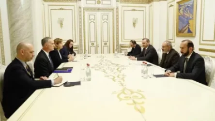 Փաշինյանը ԵԱՀԿ ՄԽ ամերիկացի համանախագահի հետ քննարկել է Բաքվի հետ հարաբերությունների կարգավորումը և իրավիճակը ԼՂ-ում