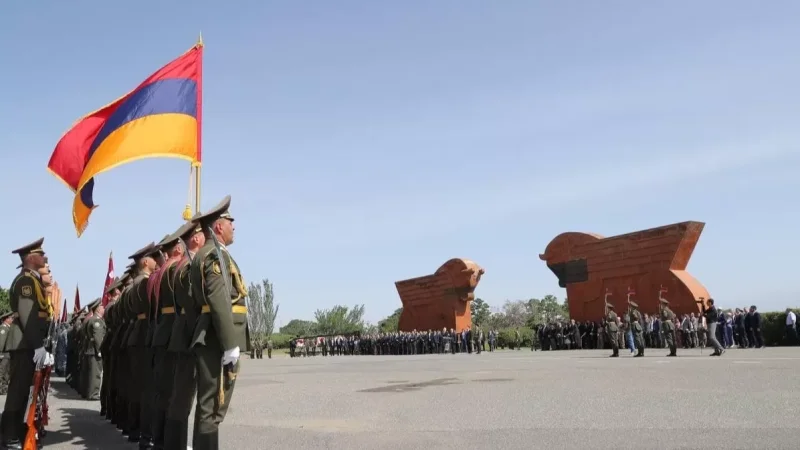 ՊՆ-ը լուսանկարներ է տարածել Սարդարապատի հուշահամալիրից