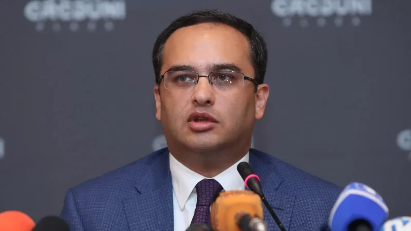 Արցախը պետք է հստակ ուղերձներ փոխանցի Հայաստանին․ դա կենսական անհրաժեշտություն է․ Վիկտոր Սողոմոնյան