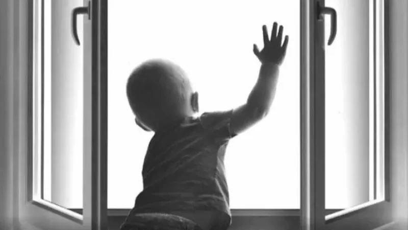 Երևանում 11 ամսական երեխան ընկել է բարձր հարկից և մահացել