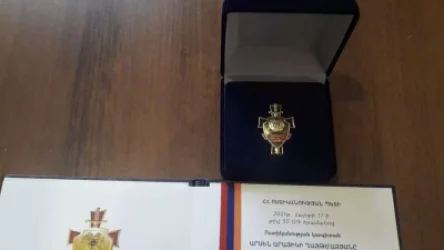 Պատանուն ծեծած ոստիկանը 2021թ-ին պարգևատրվել է «Ոստիկանությունում գերազանց ծառայության» մեդալով