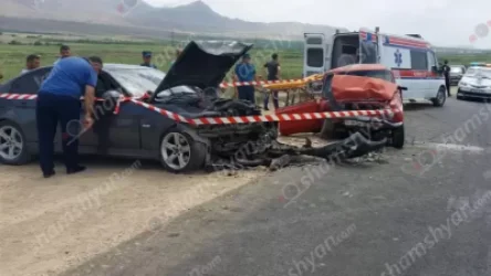 Ողբերգական ավտովթար. բախվել են BMW-ն ու VAZ 2101-ը. կա 1 զոհ, 2 վիրավոր