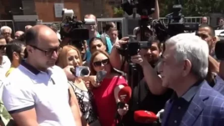 ՏԵՍԱՆՅՈՒԹ. «Չեմ հարցնում՝ ոնց եք, ձեզնից կախված բան չկա». Սերժ Սարգսյանը` աջակիցներին