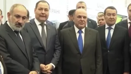 ՏԵՍԱՆՅՈՒԹ. Ինչպես է Փաշինյանը քաշում Բելառուսի վարչապետի թևից