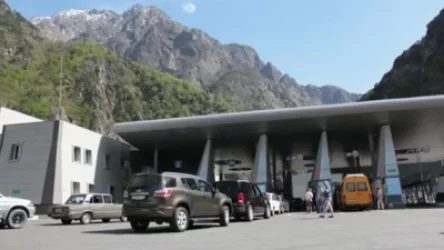 Սահմանային անցակետերում հերթեր են. ՊԵԿ-ի խիստ հսկողության պաճառը մի ընկերության մաքսանենգության փորձերն են. Radar Armenia