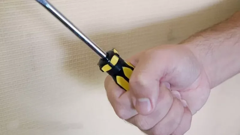 Պտուտակահանով հարվածներ է հասցրել 58-ամյա հորեղբոր գլխին` փորձելով սպանել