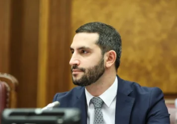 Ձեր ի՞նչ գործն է, մենք ռազմական հեղաշրջման կոչ անում ենք, թե չէ. Ռուբեն Ռուբինյանն անդրադարձել է Միքայել Սրբազանին