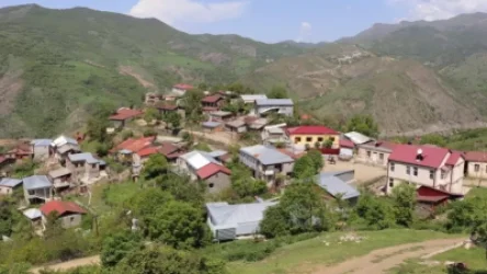 Լրիվ շրջափակված ենք, դրոշի դեպքից հետո կարիքավորներին ադրբեջանցին ՀՀ չի թողնում. Մեծ Շենի ղեկավար