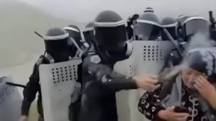 ՏԵՍԱՆՅՈՒԹ. Լարված իրավիճակ՝ Ադրբեջանում․ ոստիկանները ծեծի են ենթարկել տարեց ցուցարարներին