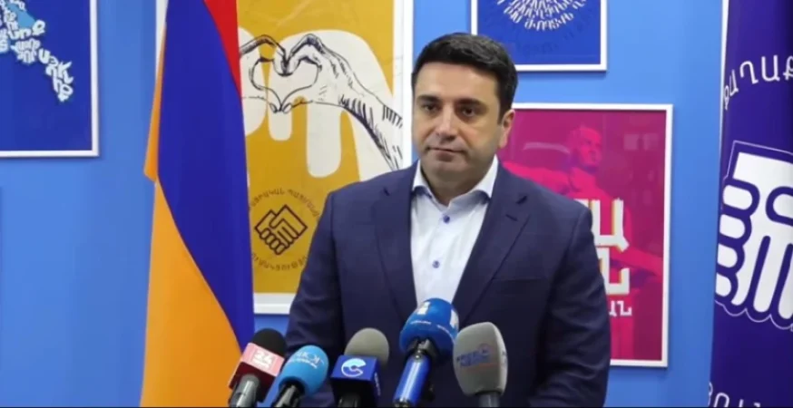 Չի կարող լինել վարչապետի թեկնածու. ջախջախիչ պարտություն են տանելու. Սիմոնյանը՝ Կարապետյանին