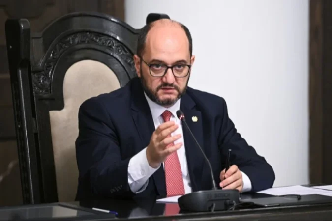 Ուզում եմ, որ չխառնեք ինստիտուտն ու եկեղեցականներին. Արայիկ Հարությունյան