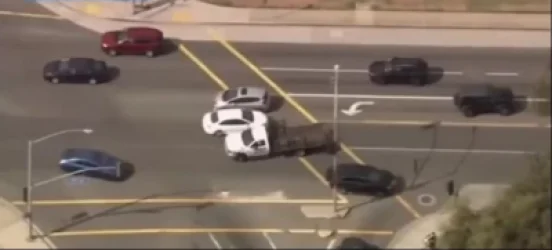 «Մրցարշավ» Կալիֆորնիայում և վնասված 13 մեքենա