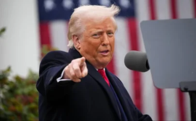 Թրամփը ցուցադրել է ԱՄՆ քաղաքացիության ոսկե քարտը