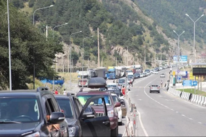 Լարսը փակ է