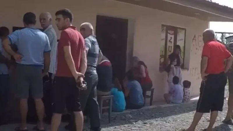 «Հաց տվեք, տանիմ խոխաս օտե». արցախցի օգտատերը մանրամասներ է ներկայացրել Ստեփանակերտի միջադեպից