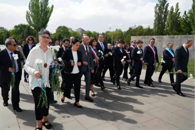 Մարսելի քաղաքապետն այցելել է Ծիծեռնակաբերդի հուշահամալիր