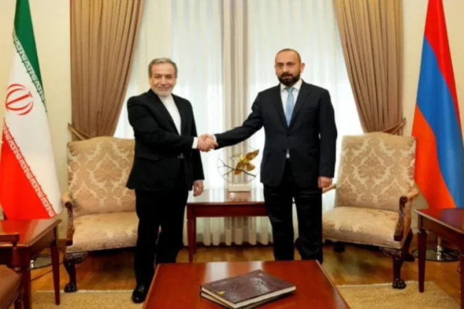 Քննարկեցինք վերջին զարգացումները. Միրզոյանը զրուցել է Արաղչիի հետ