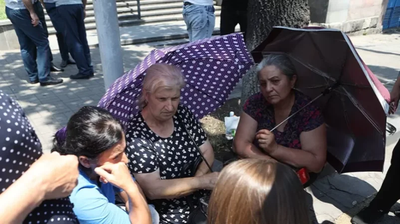 «Եթե սեպտեմբերին Փաշինյանը մեզ չընդունեց, երդվում ենք, որ ծայրահեղ քայլերի կգնանք». անհետ կորածների ծնողներ