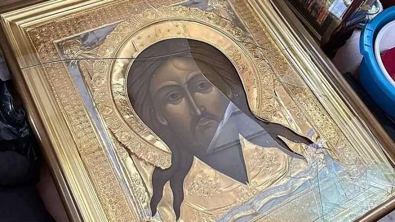 Vandal Damages Icon of the Savior in Kyiv-Pechersk Lavra