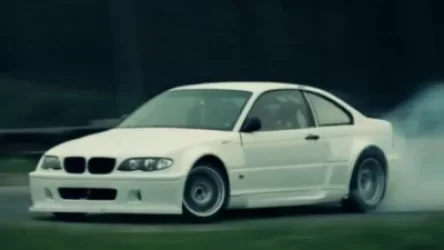 Ազատության հրապարակում BMW-ով դրիֆտ անող վարորդը բերման է ենթարկվել