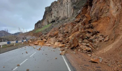 Կրկնակի փլուզման վտանգ կա․ հողաշերտի փլվածք` Վանաձոր-Ալավերդի ավտոճանապարհին