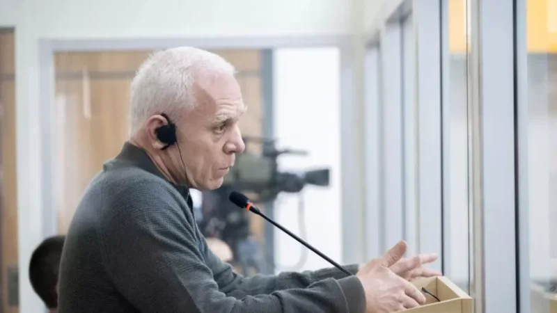 Բաքվում շարունակում են «դատել» հայ գերիներին. հարցաքննվել է Լևոն Մնացականյանը