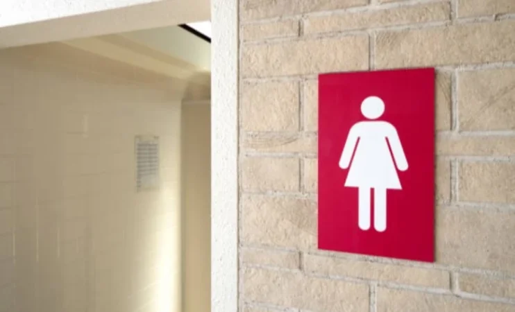 Երևանի մոլերից մեկում կանանց զուգարանում տղամարդը նկարահանել է