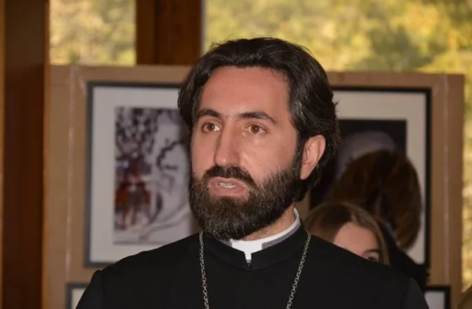 Իսկ Դուք լռո՞ւմ եք․ Հայր Ասողիկը՝ մտավորականներին