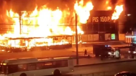 ՏԵՍԱՆՅՈՒԹ. Հրդեհ՝ երկհարկանի առևտրի կենտրոնում. ՌԴ