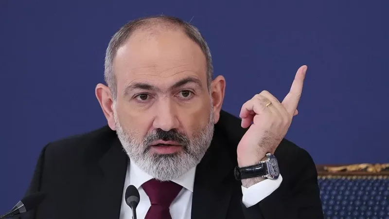 PHOTOGRAPH: Pashinyan Calls for Violence, 'Democratic Alliance' Files Complaint with CEC