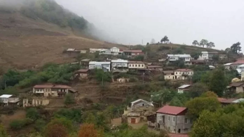 Եղցահող համայնքի բնակիչները ռուս խաղաղապահների ուղեկցությամբ հասել են Կոռնիձոր