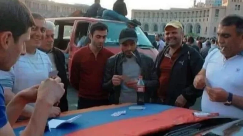 Այս լուսանկարը պատասխանում է հարցին, թե ինչու ենք մենք հասել այս օրվան