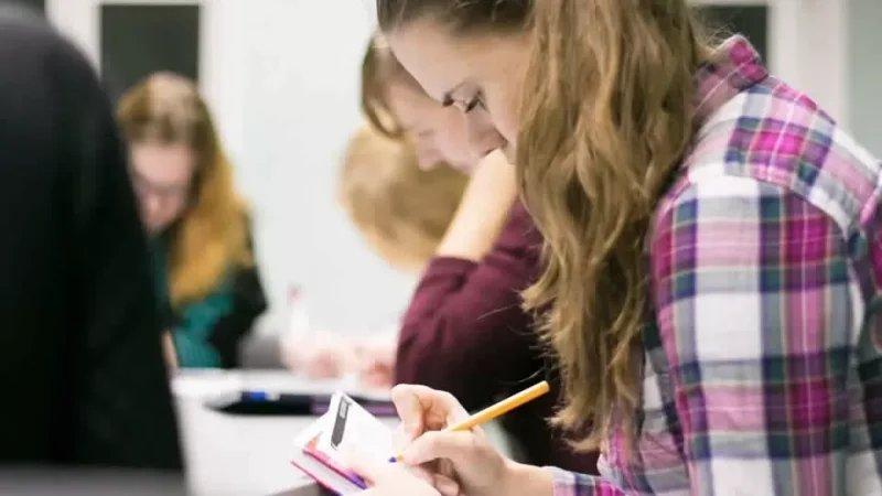 Երևանի պետական համալսարանը՝ Արցախից տեղահանվածների մասին