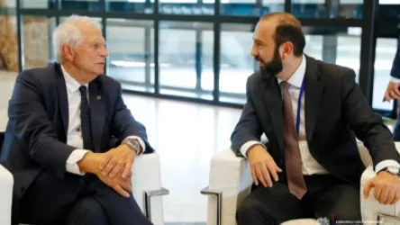 Արարատ Միրզոյանն ու Ժոզեպ Բորելը հանդիպել են