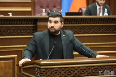 Ի՞նչ ասեմ։ Խաչը՝ ձեր վիզը. Ալեքսանյան