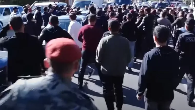 ԼՂ ներկայացուցչության շենքի դիմաց անկարգությունների կասկածանքով 10 անձ ձերբակալվել է