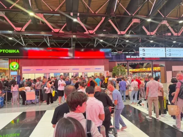 Մոսկվայի և Պետերբուրգի ավիահաղորդակցությունը կաթվածահար է եղել