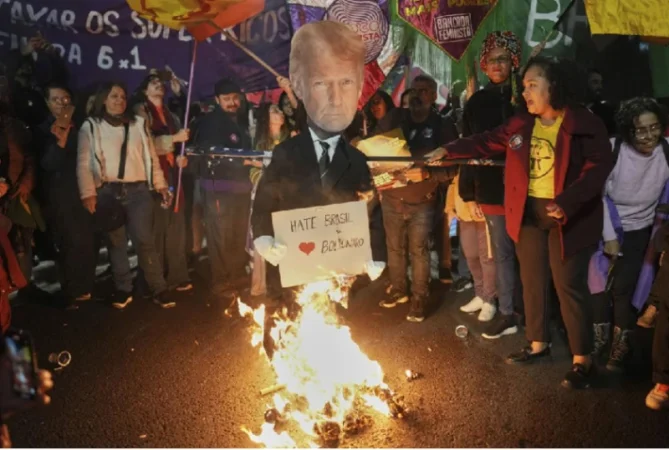 Բրազիլիայում այրել են Թրամփի նկարով պաստառը