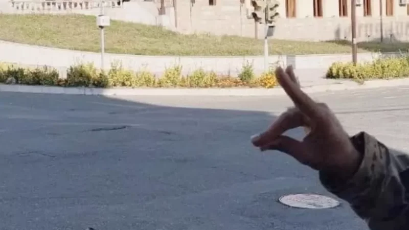 «Գորշ գայլերի» ժեստը՝ Ստեփանակերտում․ Սնելը՝ ադրբեջանցի լրագրողի հրապարակման մասին