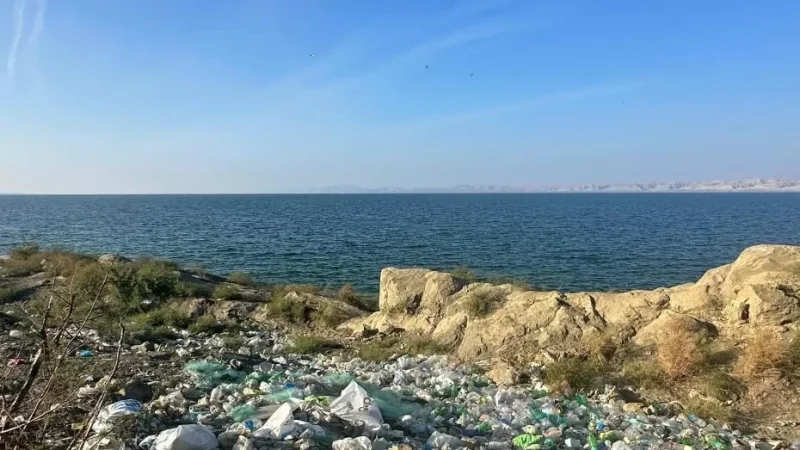 PHOTOS: Azerbaijani 'Environmentalists' Turn Mingachevir Reservoir into a Dump