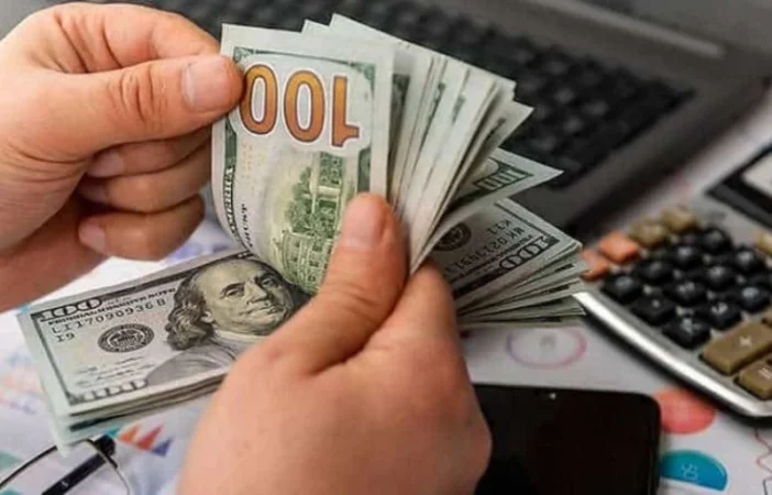 Դոլարը և ռուբլին շարունակում են թանկանալ. փոխարժեքն այսօր