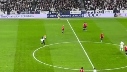 ՏԵՍԱՆՅՈՒԹ․ «Դադարեցնել Գազայում երեխաների սպանությունը»․ տղամարդը ներխուժել է ֆուտբոլային խաղադաշտ