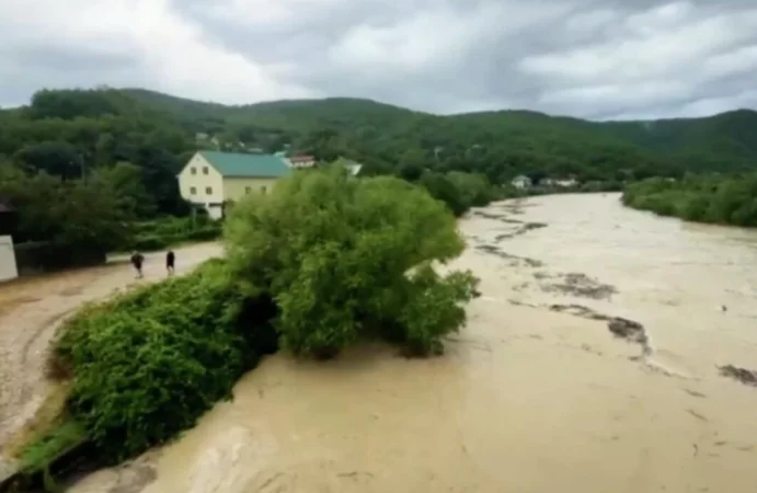 Կրասնոդարի երկրամասում վատ եղանակի հետևանքով զբոսաշրջիկների շրջանում զпհեր կամ վիրшվпրներ չկան